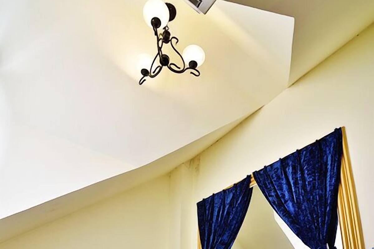 Elite Suite, 2 Double Beds, Courtyard View | Desk, WiFi (free)