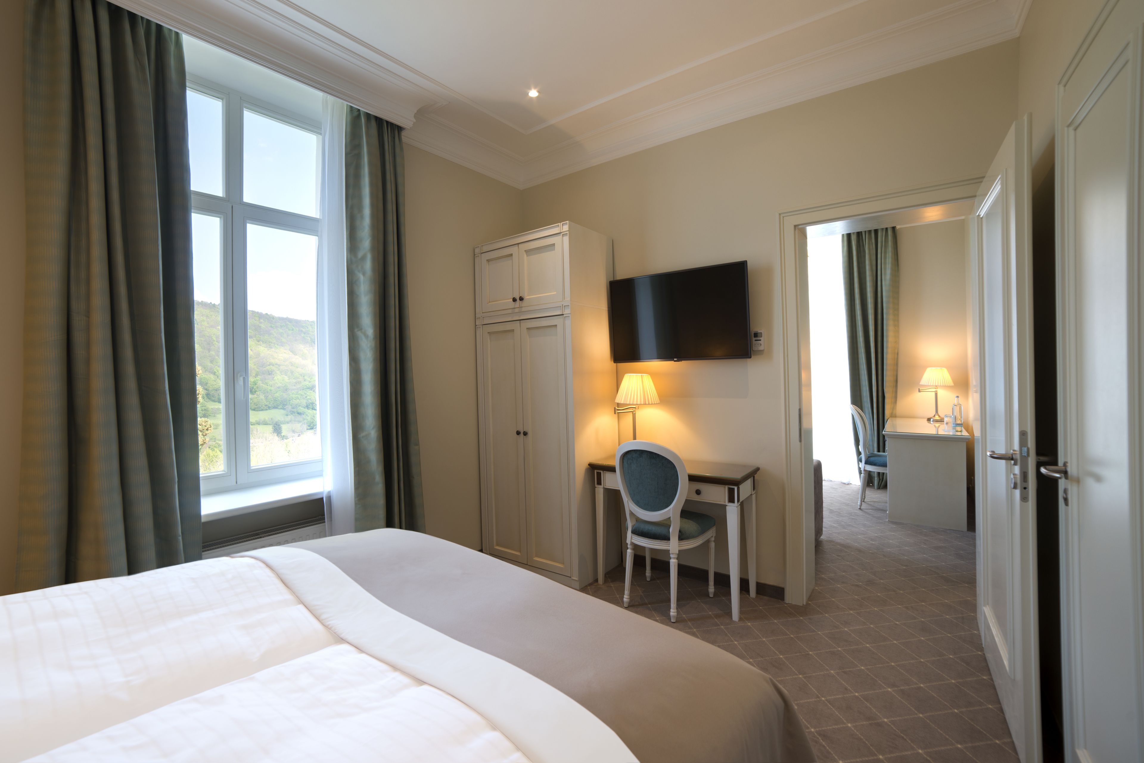 suite, 1 king bed | minibar, in-room safe, desk, soundproofing