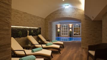 Indoor pool, pool loungers