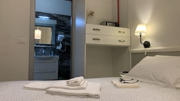 Chambre Double, patio