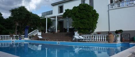Outdoor pool, sun loungers