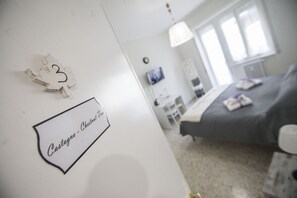 Quarto casal luxo (Private External Bathroom) | Escrivaninha, Wi-Fi de cortesia