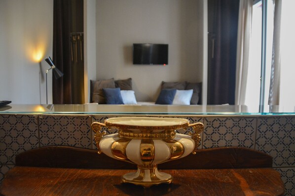 Hochwertige Bettwaren, Schreibtisch, kostenloses WLAN, Bettwäsche