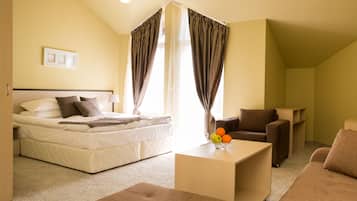 Minibar, escritorio, cunas gratuitas y wifi gratis