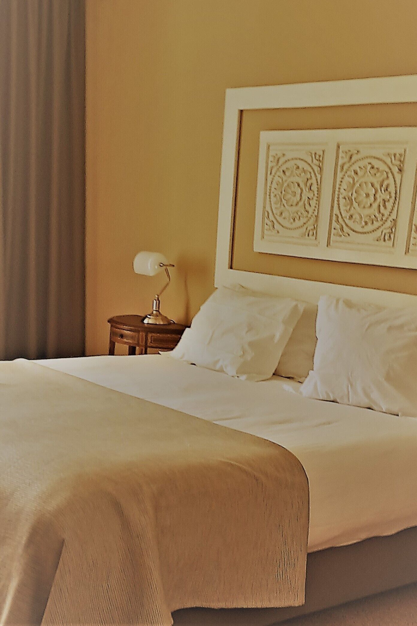 double room | down duvets, minibar, individually decorated, desk