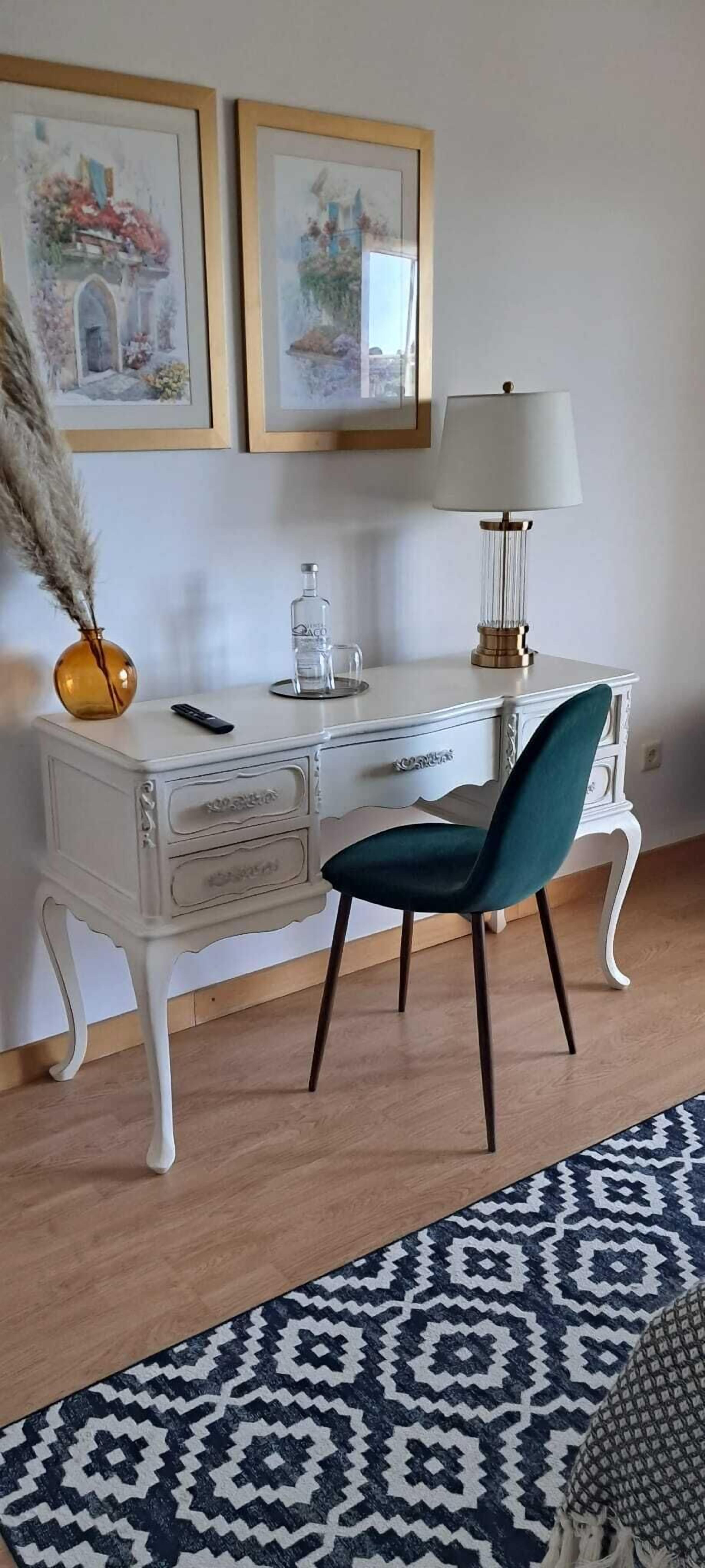 double room | living area | flat-screen tv