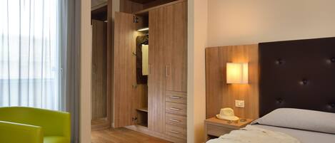 Premium bedding, minibar, in-room safe, desk