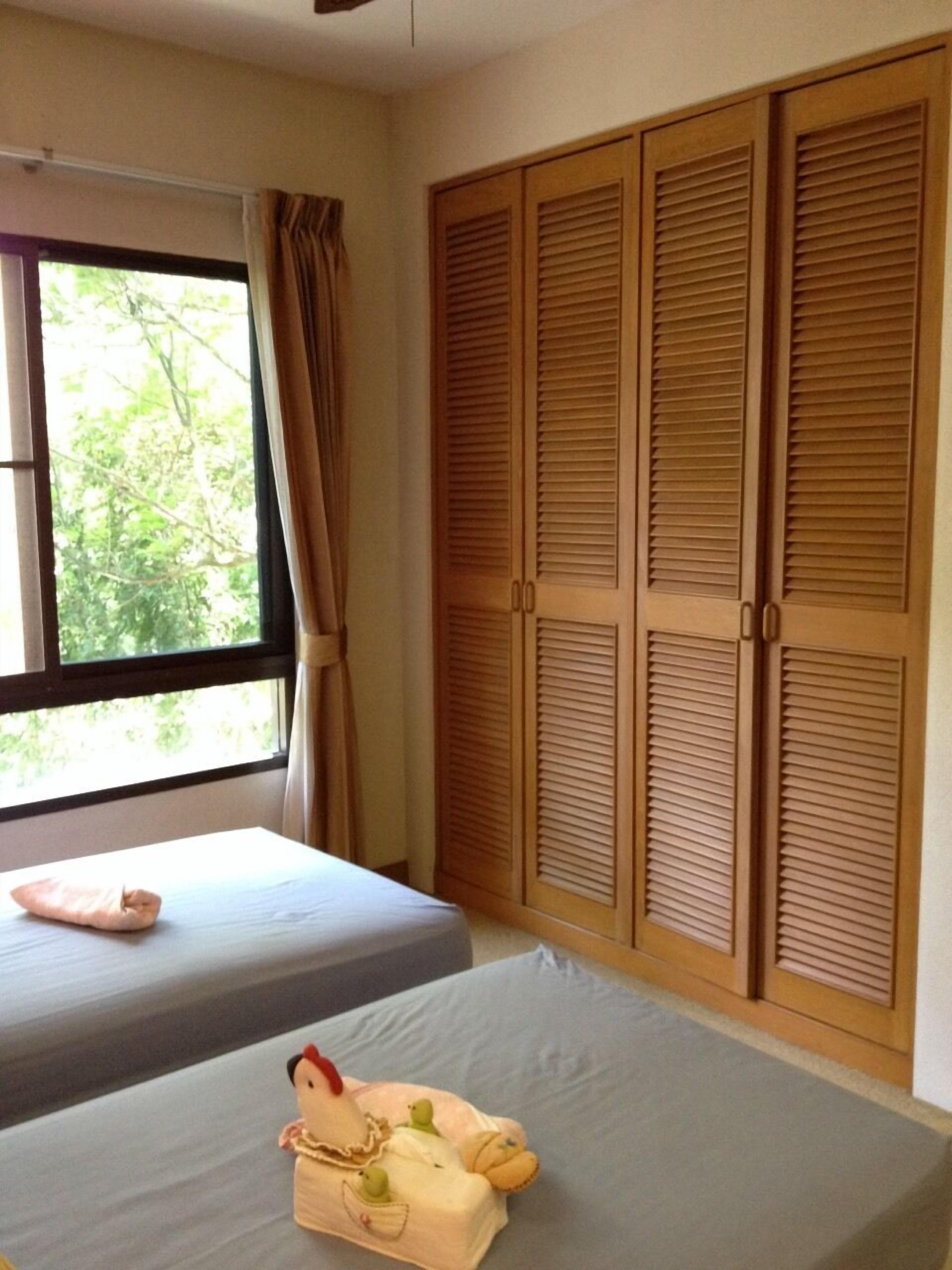 4-Bedroom Condo with Sea View  | 4 bedrooms, desk, iron/ironing board, free WiFi