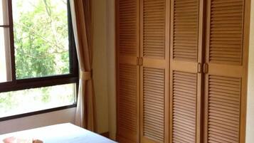 4-Bedroom Condo with Sea View | 4 bedrooms, desk, iron/ironing board, free WiFi