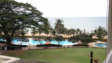 4-Bedroom Condo with Sea View | View from room