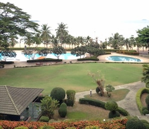 Outdoor pool - Bann Somprasong Condominium Pattaya (Sattahip)