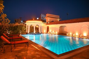 Indoor pool, outdoor pool - Ranbanka Heritage Resort (Bhilwara)