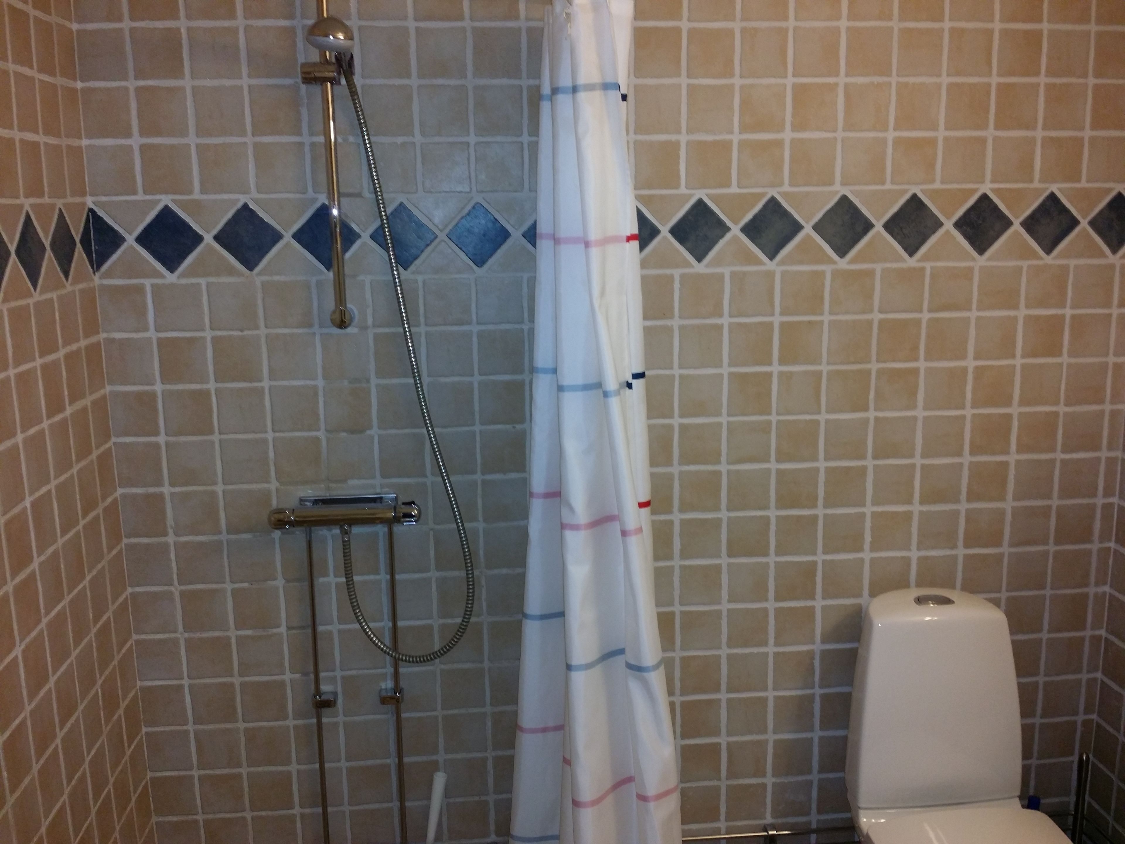 double room | bathroom | shower, free toiletries, hair dryer, towels