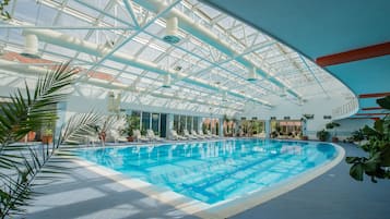 Indoor pool, pool loungers