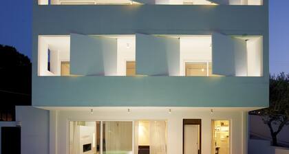 Infinity White Complex