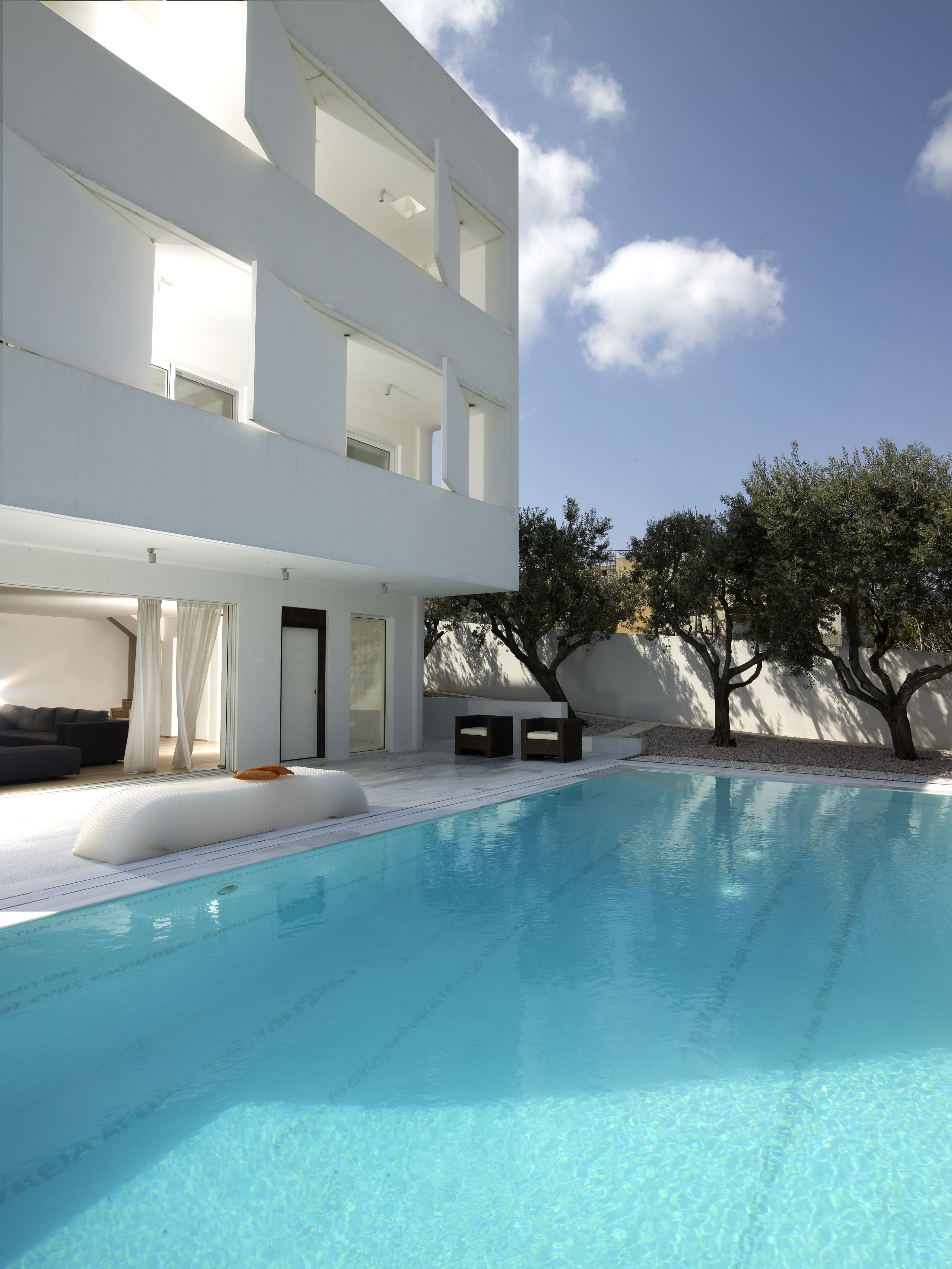 Infinity White Complex