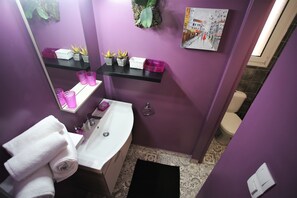 Standard Studio | Bathroom