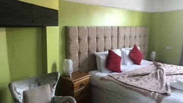 Cottage One | Blackout curtains, iron/ironing board, free WiFi, bed sheets