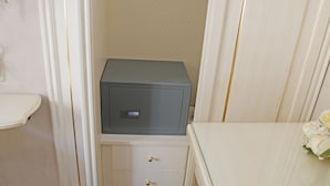 Room amenity - B&B Partenopeo (Naples)