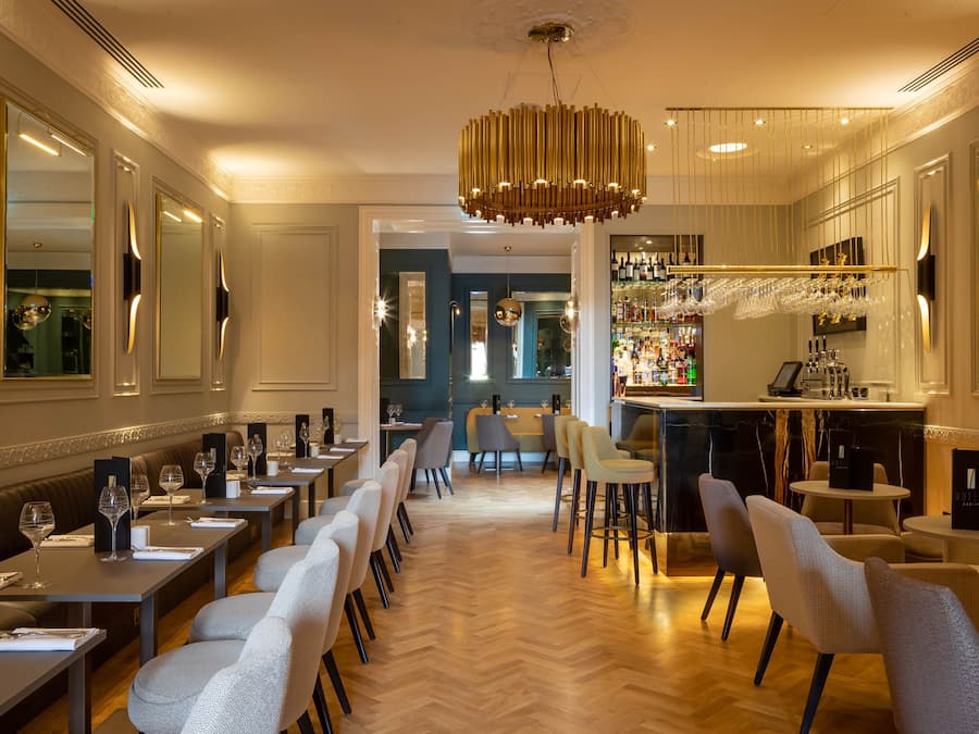 Desayuno completo (EUR 17 por persona)