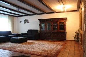 บ้านพัก, หลายห้องนอน | ห้องนั่งเล่น