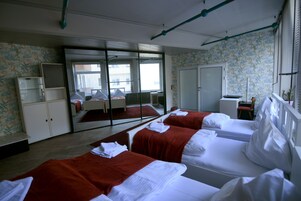 Premium bedding, minibar, desk, iron/ironing board