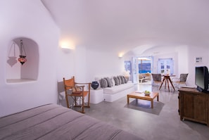 Louisa Cave Suite with Caldera View | View from room - Pezoules of Oia (Santorini)