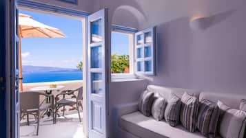 Levanta Cave Suite with Caldera View & Hot Tub | Living area