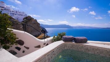 Mentha Cave Suite with Caldera View & Hot Tub | Terrasse/Patio