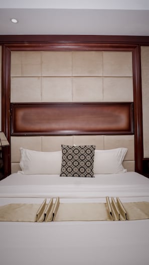 Habitación familiar | Ropa de cama de alta calidad y minibar 