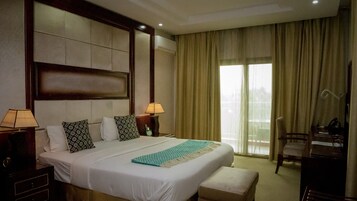 Standard Double Room | Premium bedding, minibar, in-room safe, desk