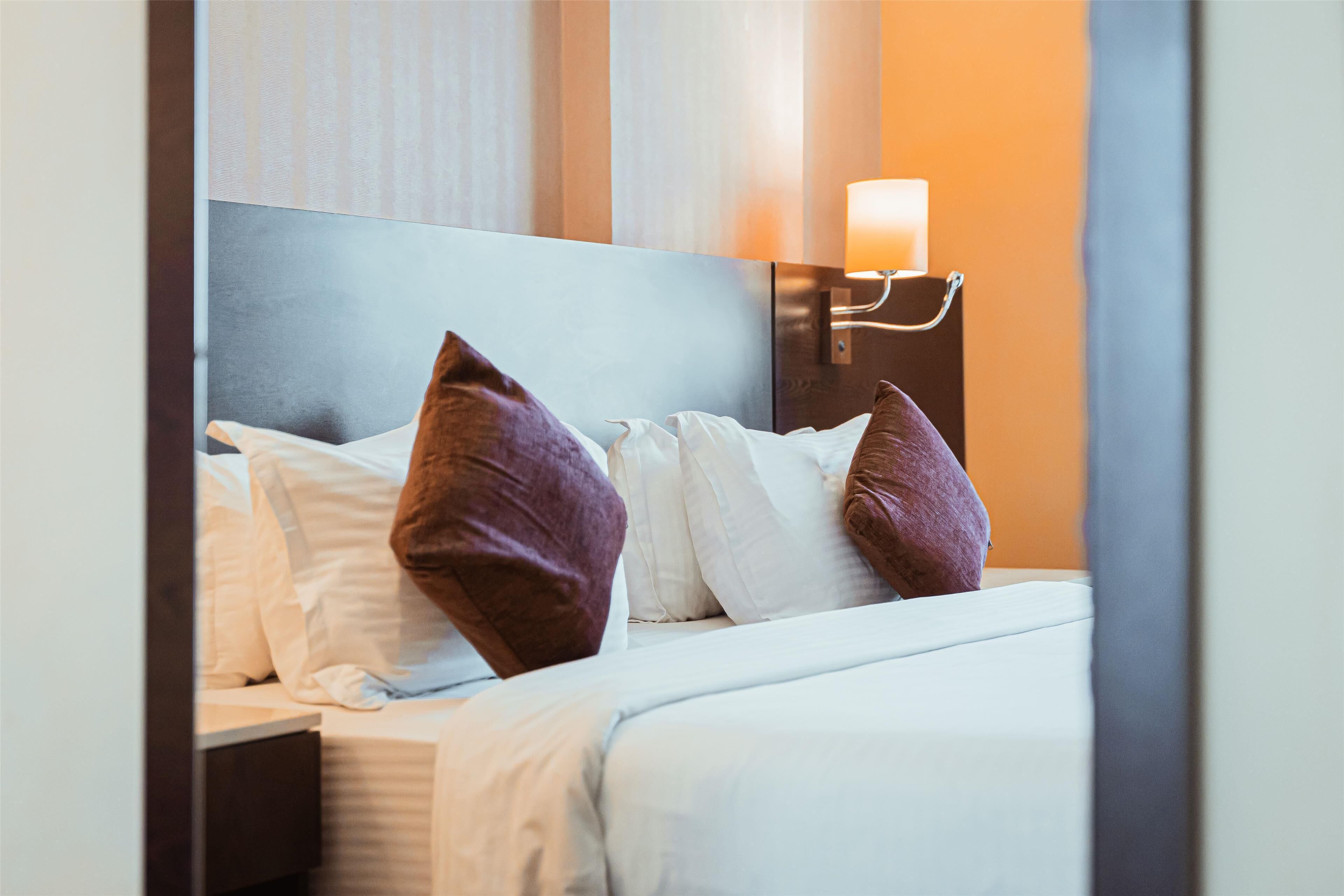 standard room, 1 single bed, non smoking | 1 bedroom, premium bedding, in-room safe, individually decorated