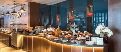 Daily full breakfast (USD 23 per person)