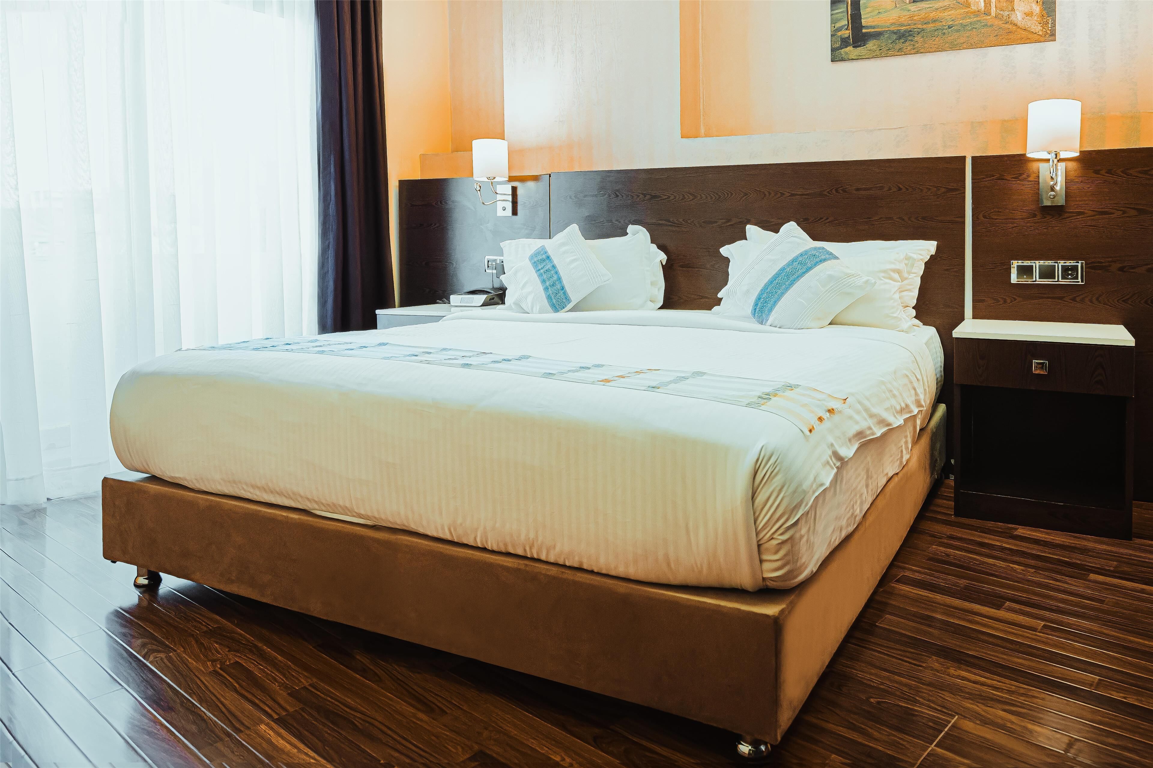 junior suite, 1 king bed, non smoking | 1 bedroom, premium bedding, in-room safe, individually decorated