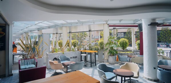 2 bars/lounges - Best Western Plus Addis Ababa (Addis Ababa)