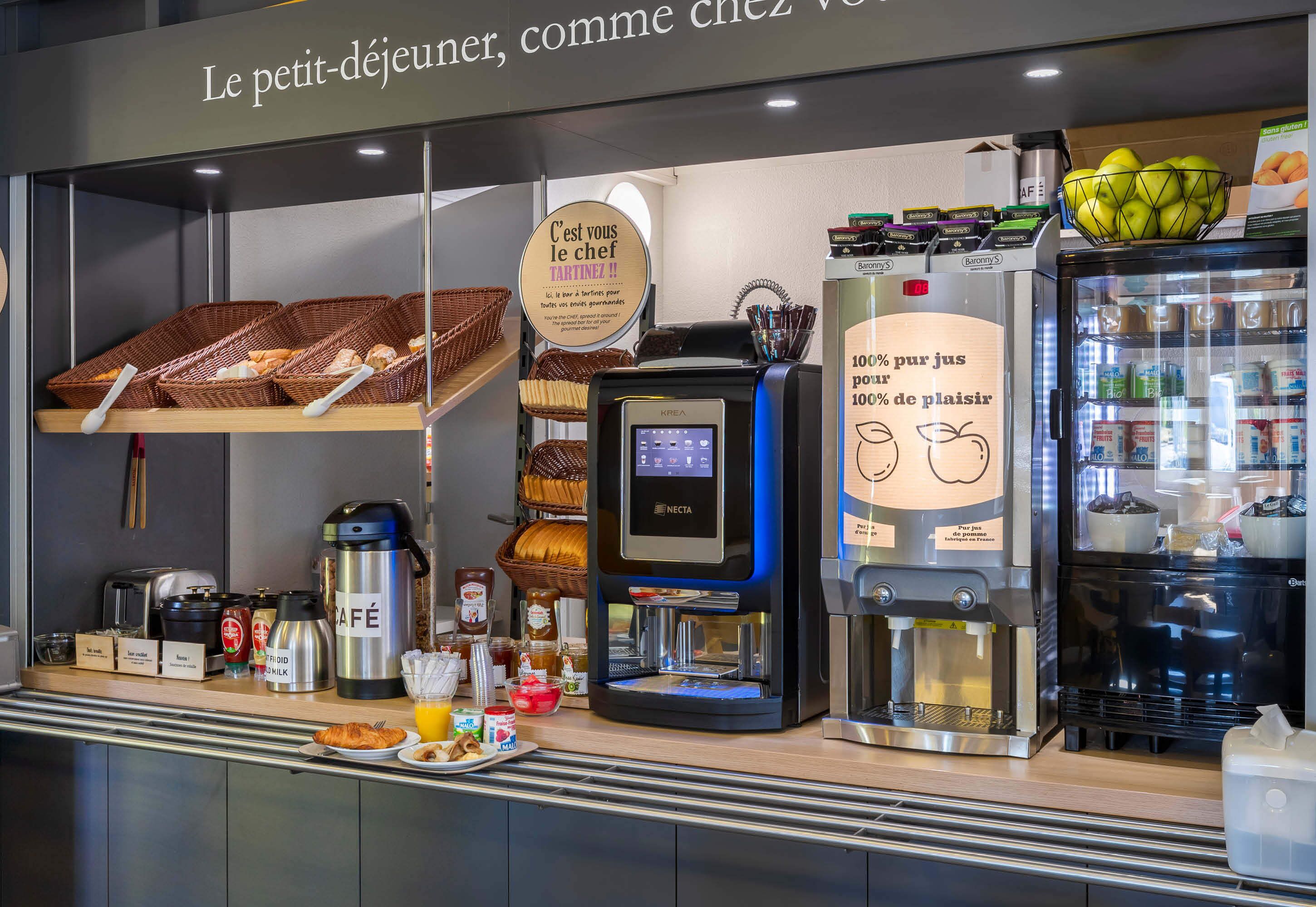 daily buffet breakfast for a fee