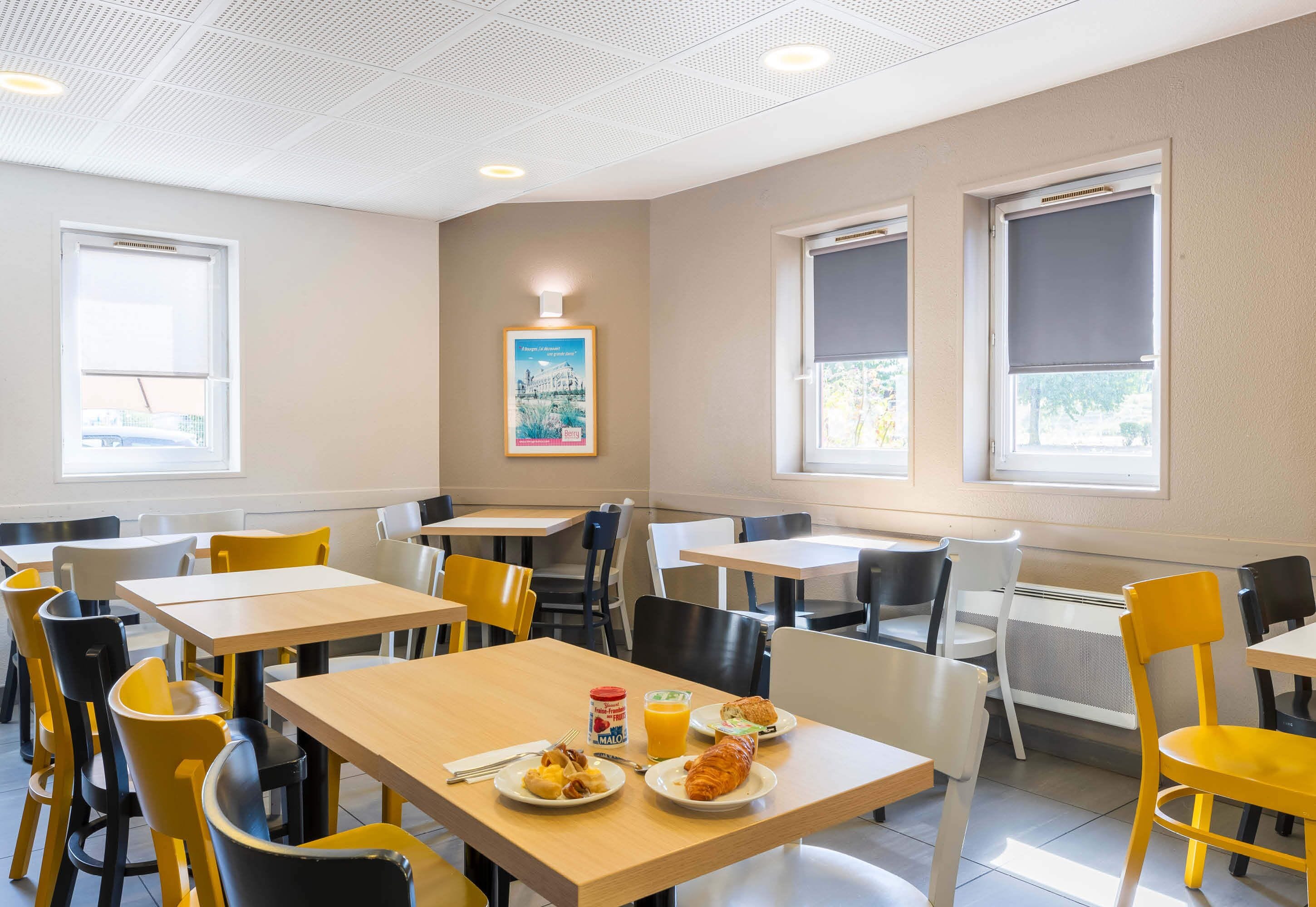 daily buffet breakfast for a fee