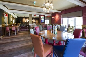 Restaurant - Premier Inn Abergavenny (Llanfoist)