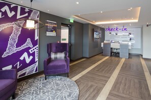 Reception - Premier Inn Whitley Bay (Whitley Bay)