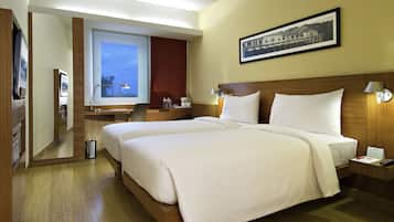 Premium bedding, in-room safe, desk, laptop workspace