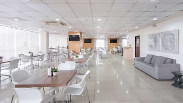 Desayuno buffet incluido todos los días