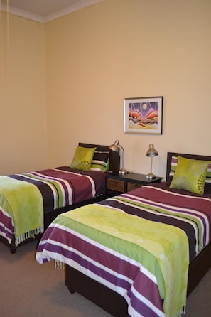 Free WiFi, bed sheets - Kestell Hotel (Maluti a Phofung)