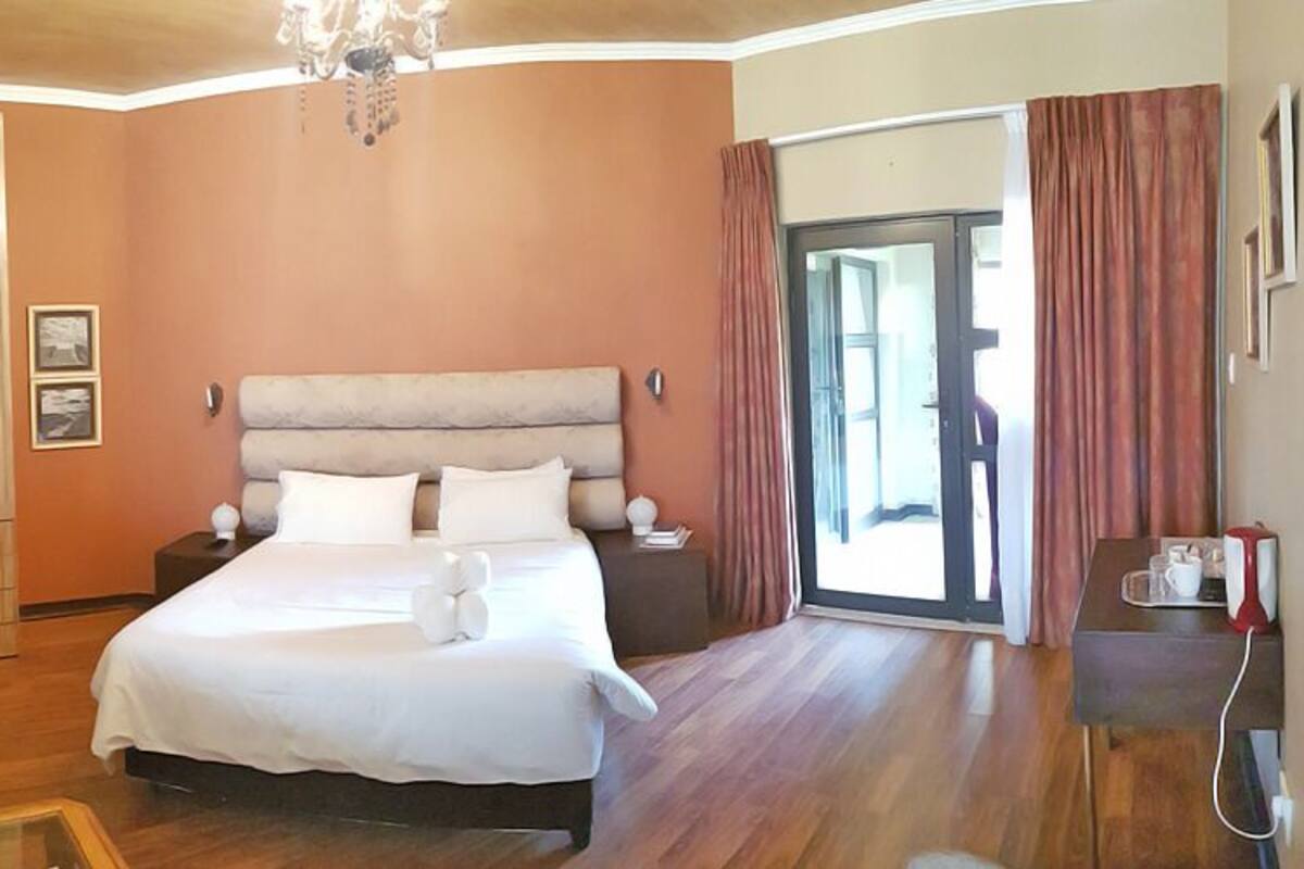 Egyptian cotton sheets, premium bedding, memory-foam beds, desk