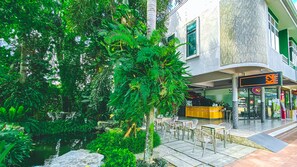 Garden - K2 Hotel at Thachang (Tha Chang)