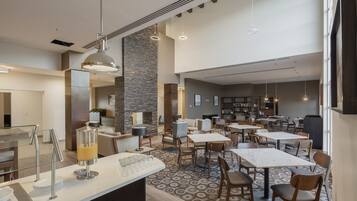 Desayuno buffet incluido todos los días