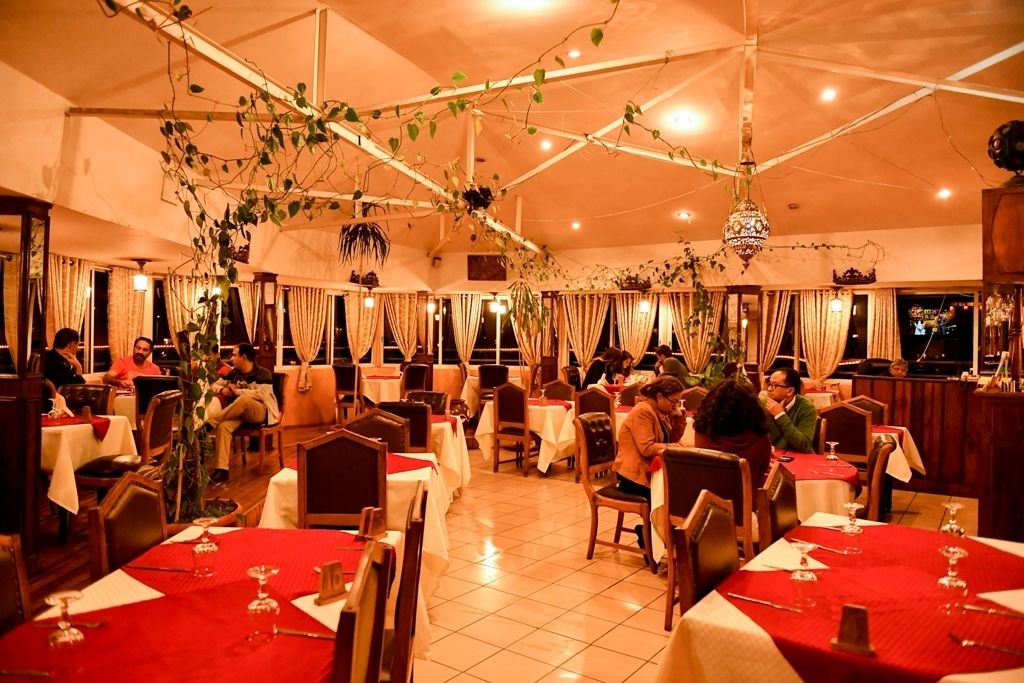 2 restaurants, breakfast, lunch, dinner served; Indian cuisine 