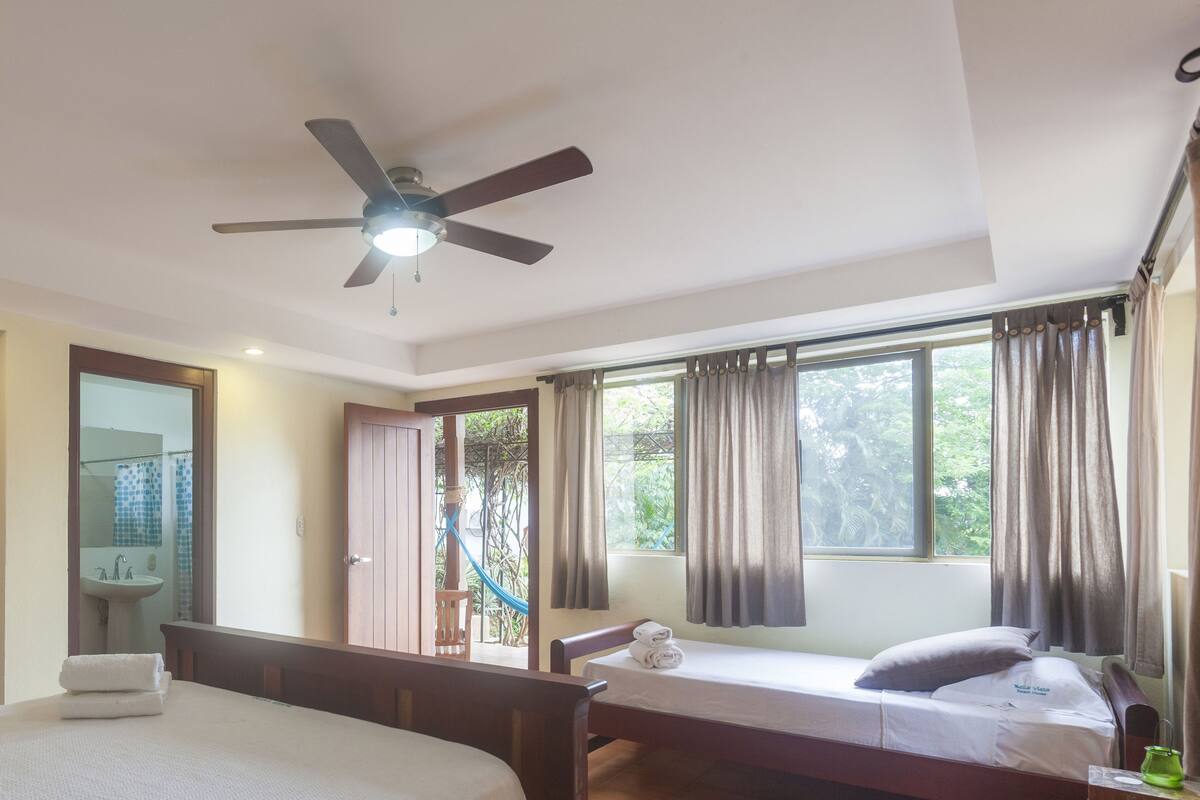 Kamar Triple | Tempat tidur lipat/tambahan dan Wi-Fi gratis
