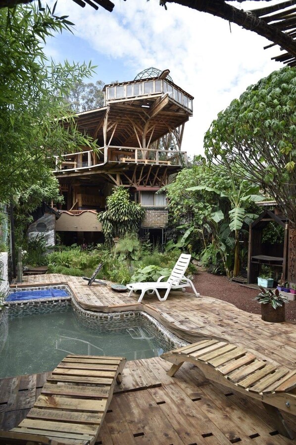 Outdoor pool, pool loungers - Horus Santuario Holistico (Tepoztlán)