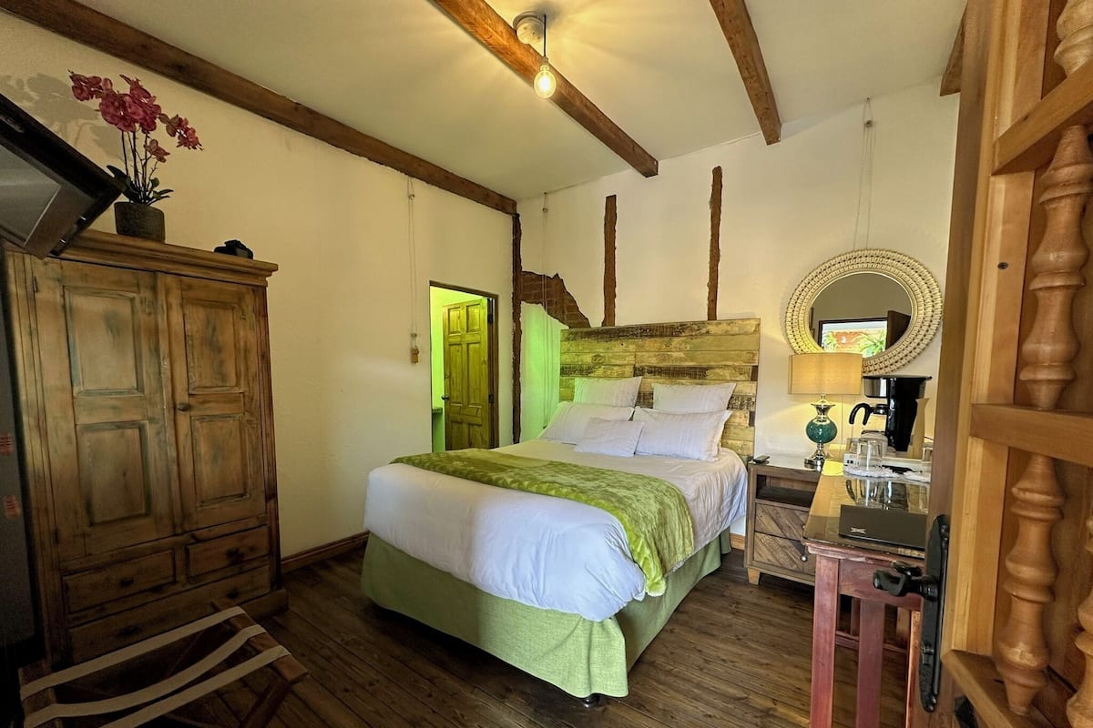 Basic Room | 1 bedroom, premium bedding, down comforters, individually decorated