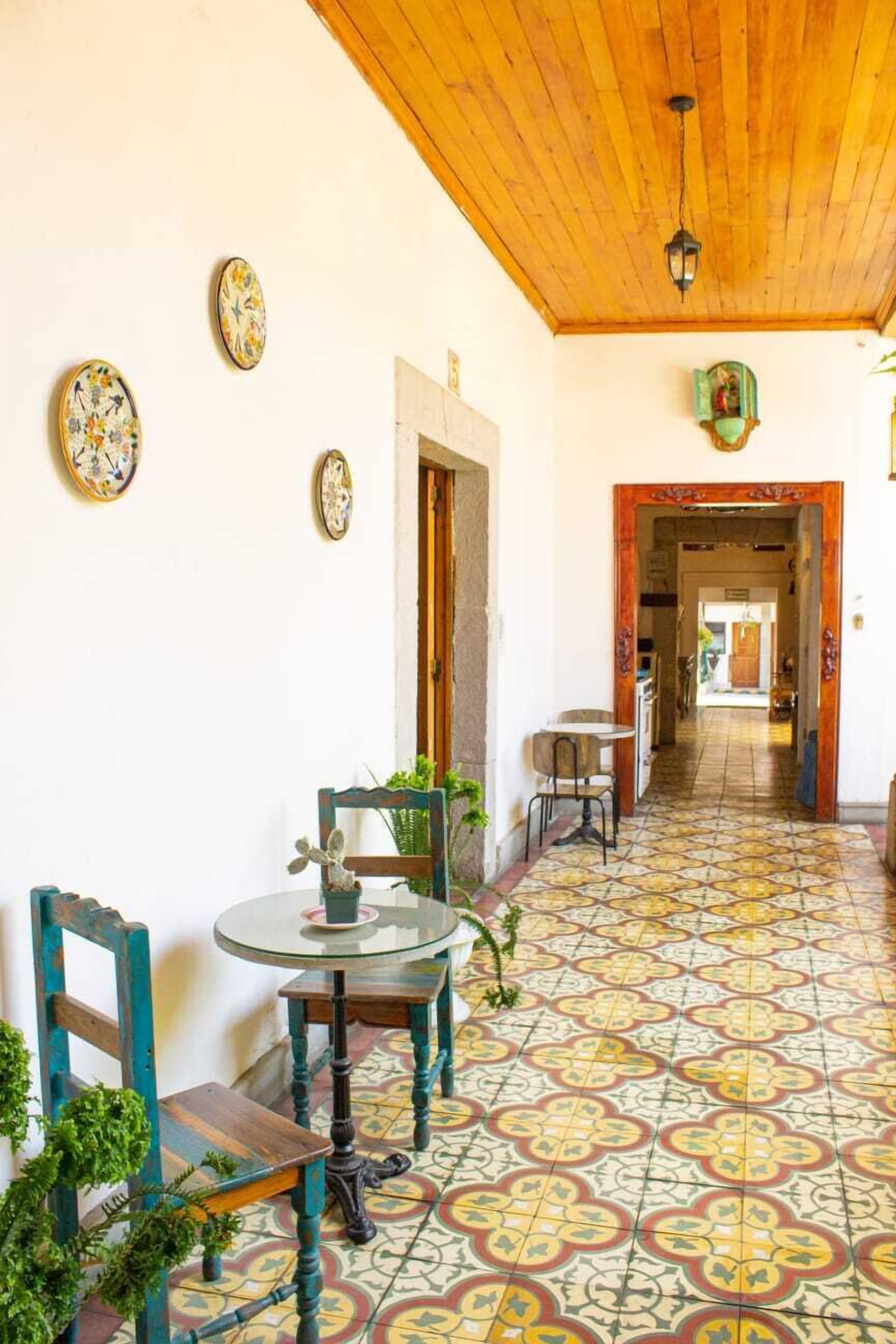 32-inch led tv with cable channels, tv